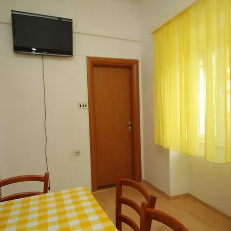 Апартаменти With Parking Space - 2435